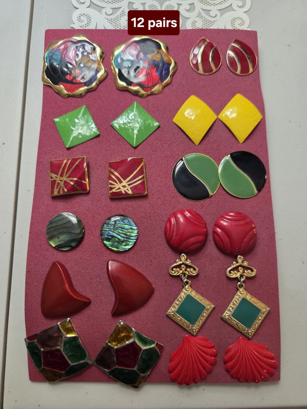 Assorted Women’s Vintage/Fashion Set– Red, Green, Yellow, Black, Gold Earrings - Picture 1 of 5